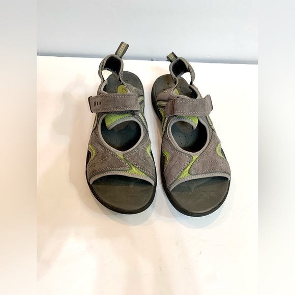 Women’s Clark’s Grey and Green Wave Sandal Leather Sz 7 - Picture 3 of 6
